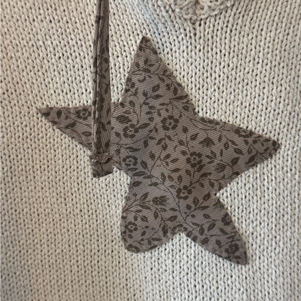⭐️POL Stars Sweater⭐️ - Picture 2 of 10